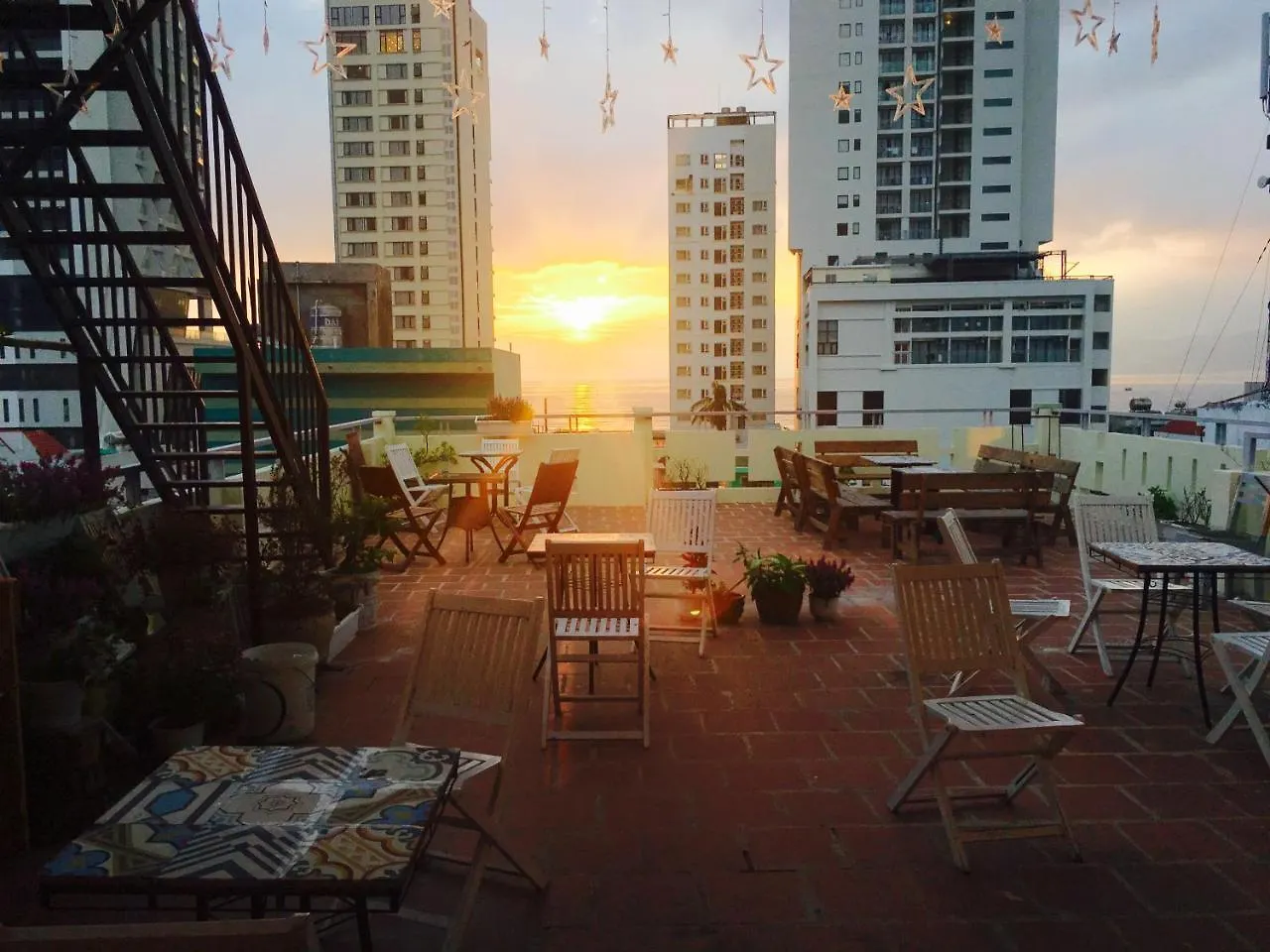 Birdnests Hotel Vinh Hai